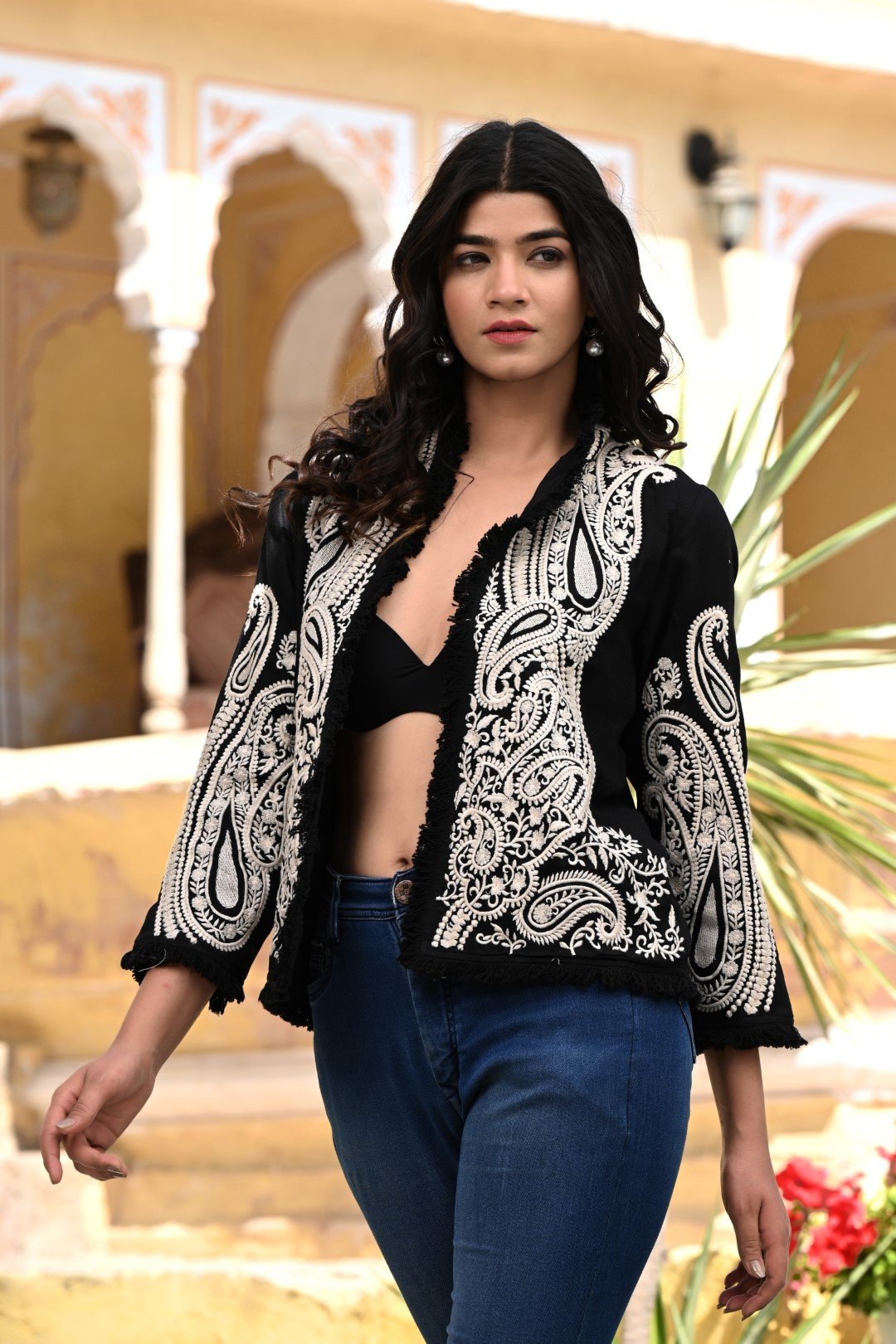 Women embroidery black open shurg