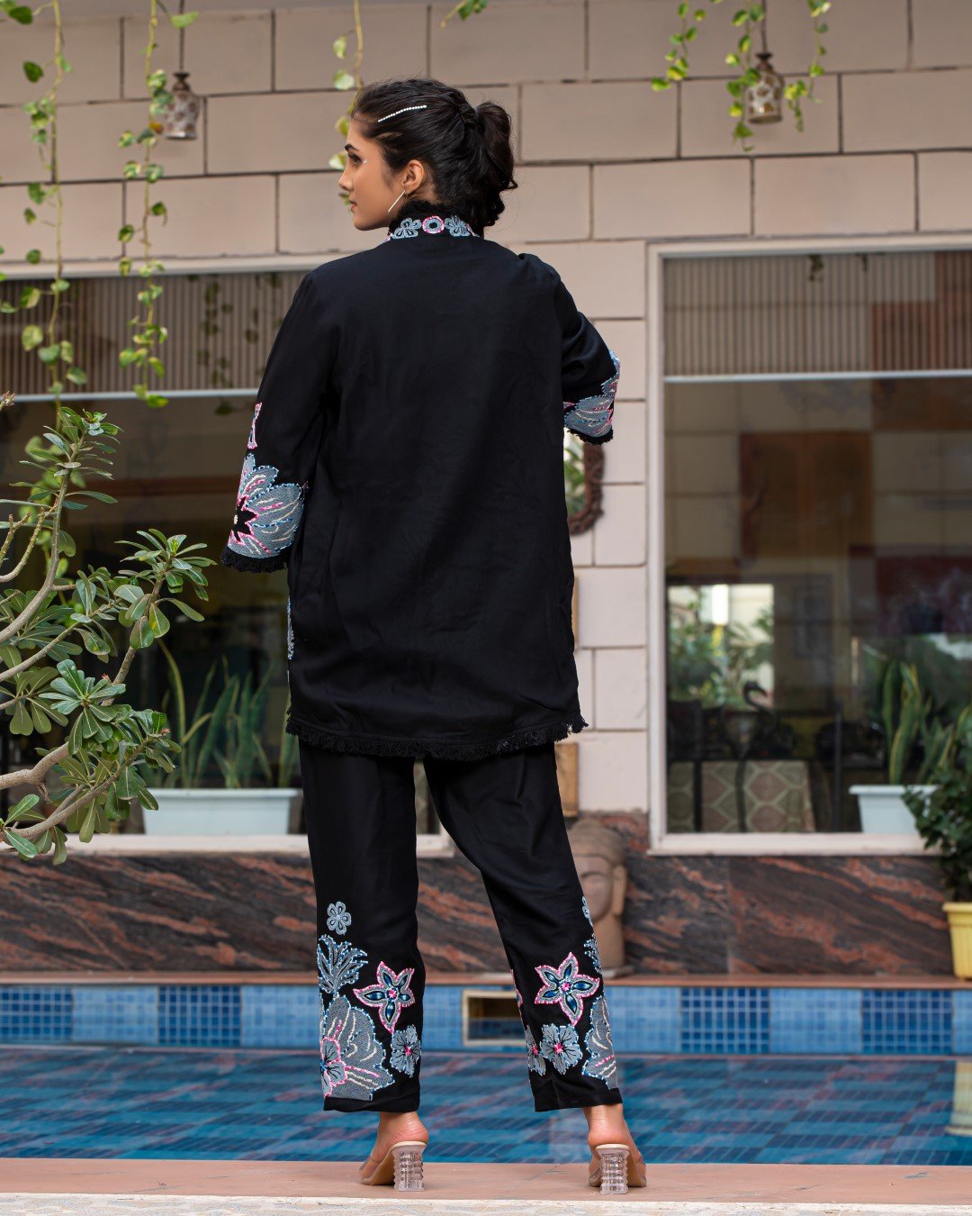 MULTI EMBROIDERY KIMONO WITH PANT