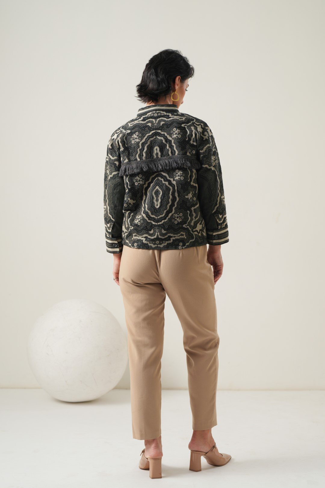 WOMEN EMBROIDERY FASHION JACKET